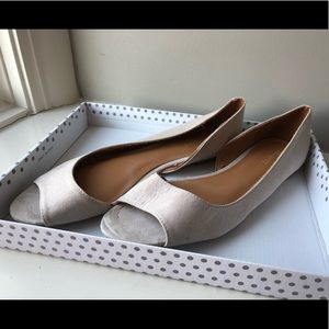 Open toed, closed back taupe/nude flats